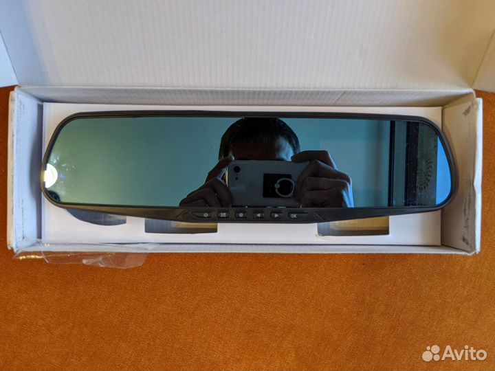 Видеорегистратор Rearview Mirror с Full HD