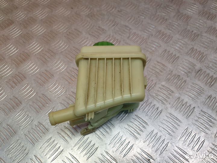 Бачок гидроусилителя Audi Q7 1 4L 2005-2015