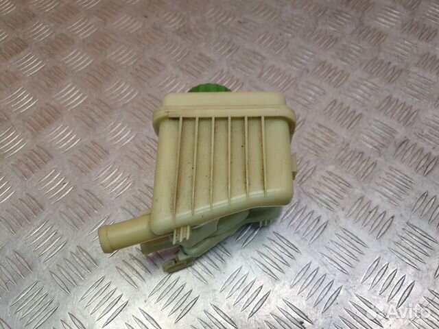 Бачок гидроусилителя Audi Q7 1 4L 2005-2015