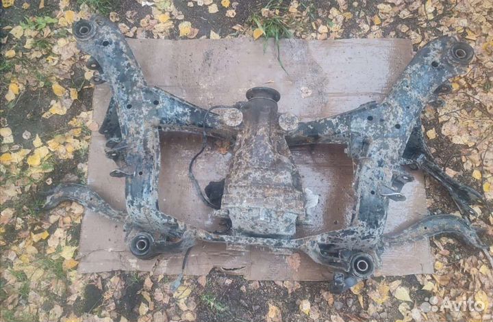 Подрамник с рычагами NissanSkyline r33