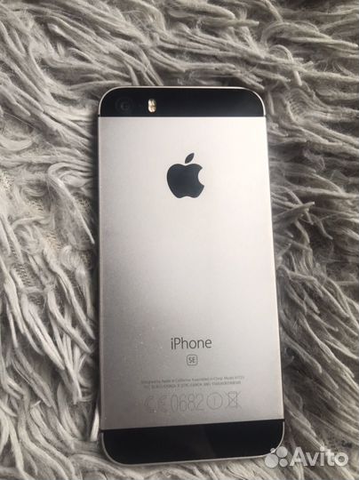 Телефон iPhone 5se