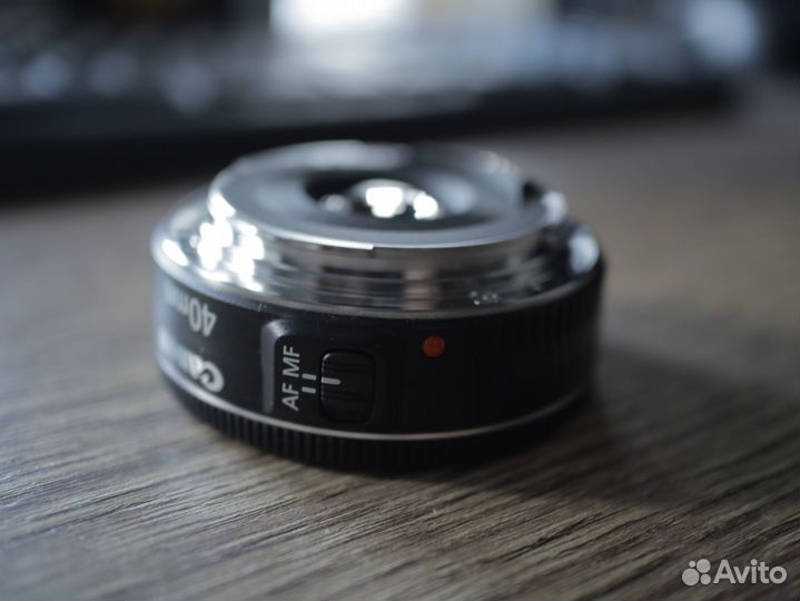 Canon EF 40mm f 2 8 STM