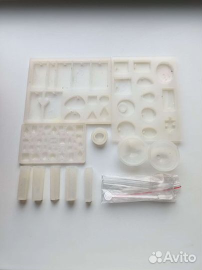 Глитер, пигмент, фимы, бисер, формы для смолы