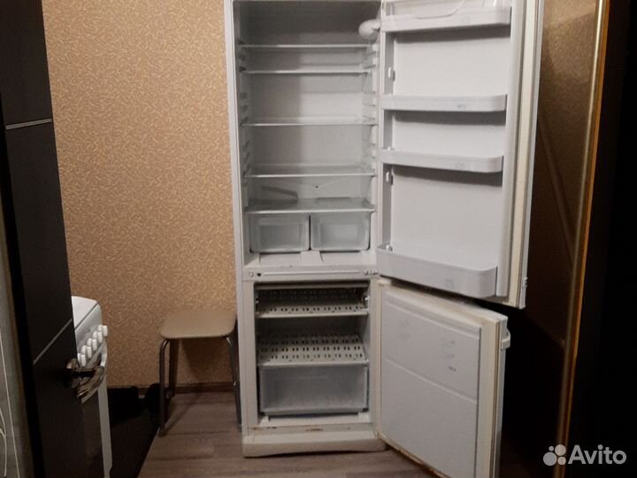 Холодильник indesit