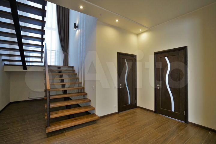 Дом 210 м² на участке 5 сот.