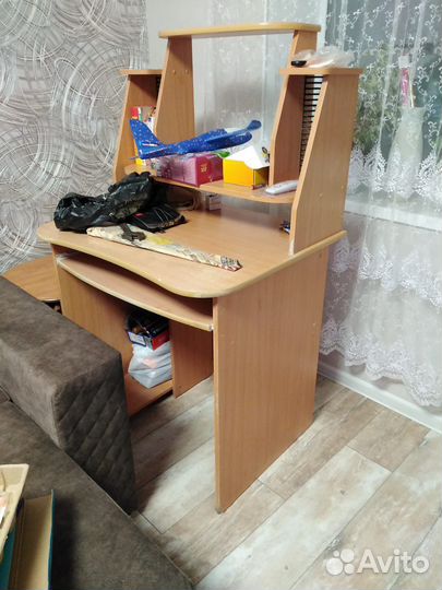 Компьютерный стол