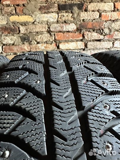Bridgestone Ice Cruiser 7000 205/60 R16 92T