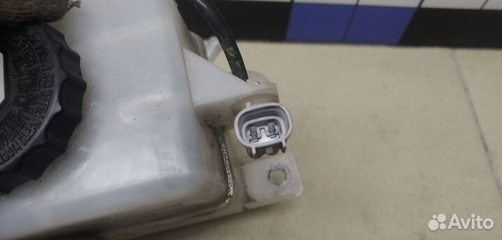 Бачок главного тормозного цилиндра RAV 4 2013