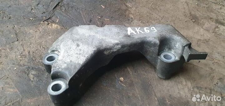 Кронштейн двигателя правый Opel Insignia 2008-2017