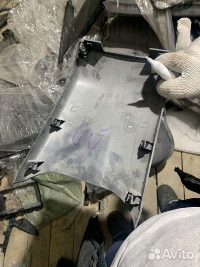 Задняя крышка подлокотника Мазда 6 gj