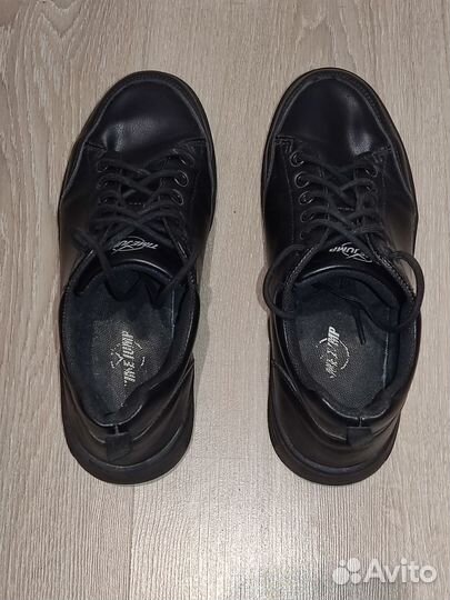 Кроссовки женские 37 размер