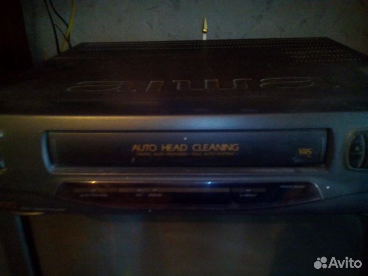 Продам видеомагнитафон aiwa C100