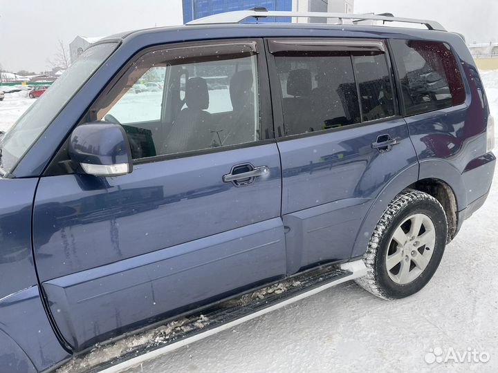 Mitsubishi Pajero 3.2 AT, 2008, 350 000 км