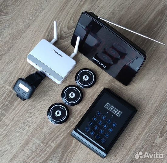 Кнопка вызова официанта Смайл в ассорт и часы