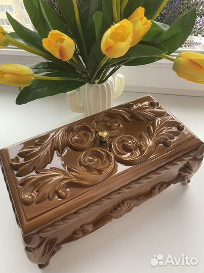 Деревянная шкатулка для украшений