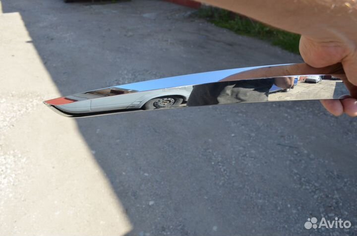 Молдинг заднего бампера Bentley Bentayga