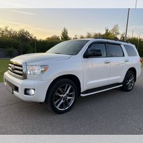 Toyota Sequoia 5.7 AT, 2012, 240 000 км, с пробегом, цена 4 995 000 руб.