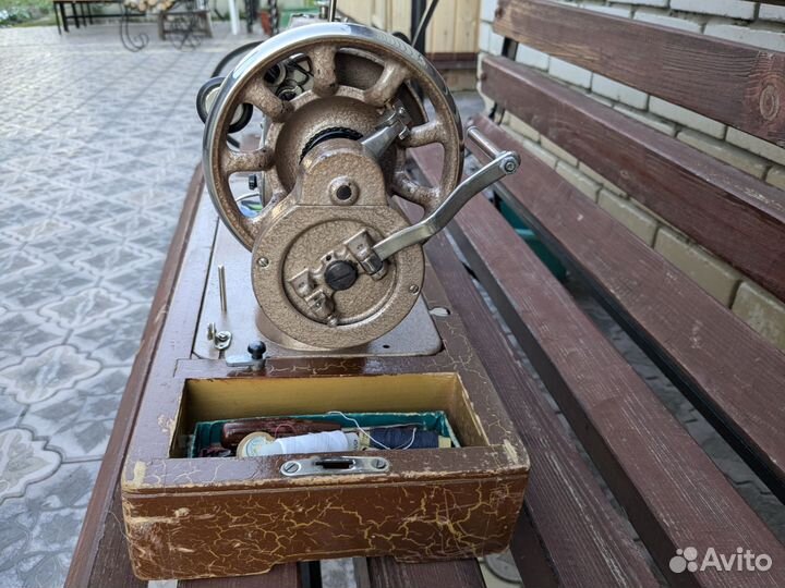 Ретро-швейная машина пмз класса 1-М 1962 г