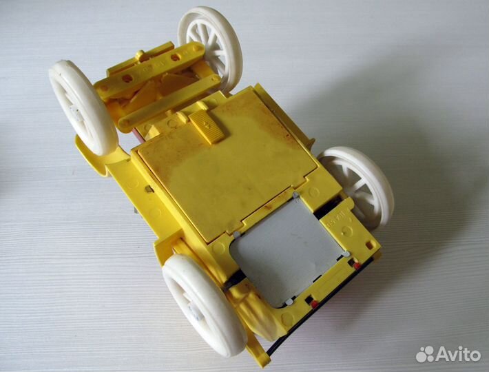 Машинка-игрушка советская СССР с электроприводом