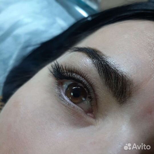 Наращивание ресниц и оформление бровей