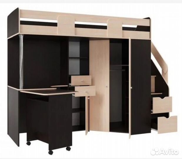 Детская кровать чердак со столом и шкафом б/у