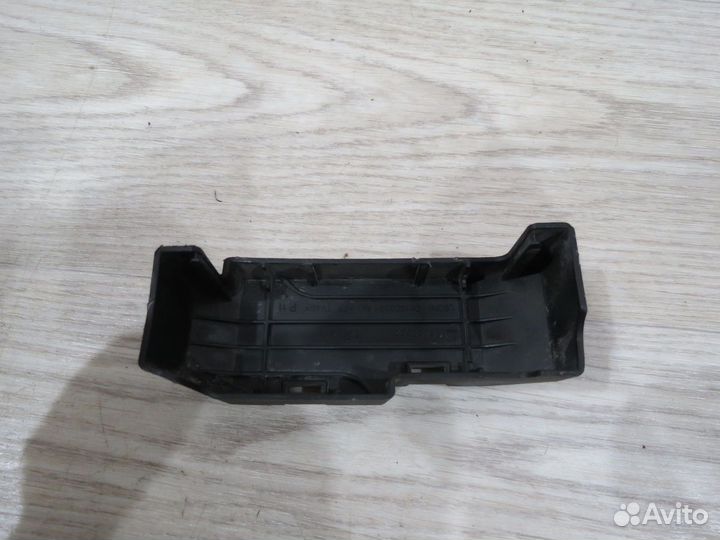 Крышка блока предохранителей Opel Astra J