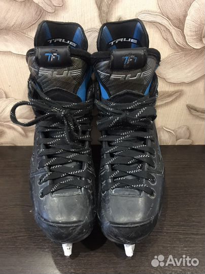 Коньки хоккейные