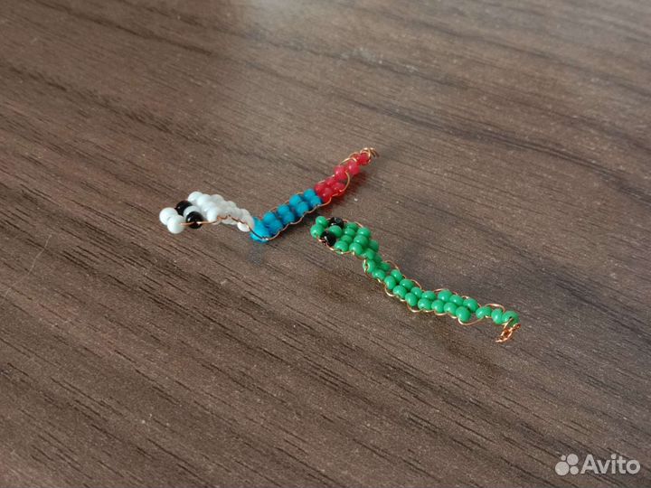 Змейки из бисера