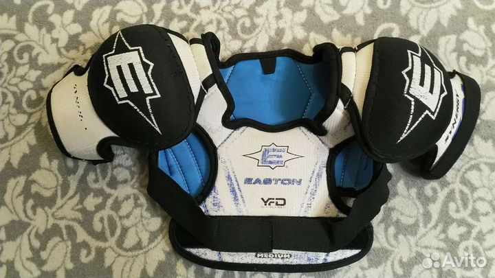 Хоккейная защита груди