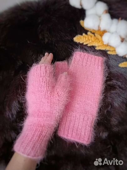 Митенки и чепчик женский