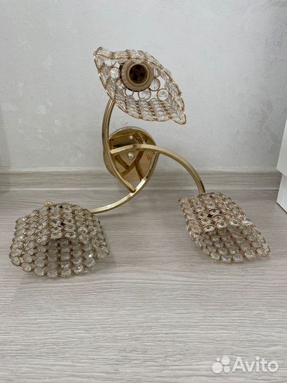 Продаётся люстра