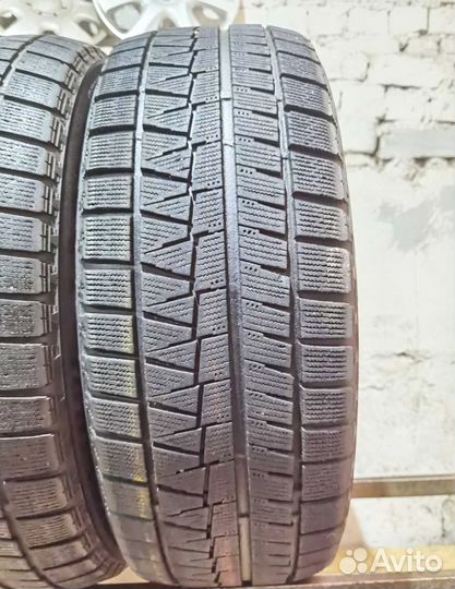 Bridgestone Blizzak Revo GZ 215/55 R17 94Q
