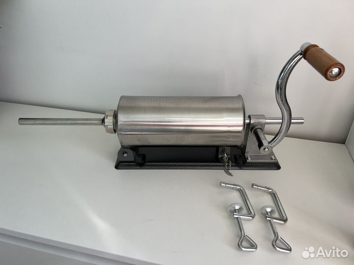 Шприц колбасный горизонтальный Vanessa 4л, 8 насад