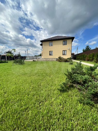 Коттедж 180 м² на участке 12 сот.