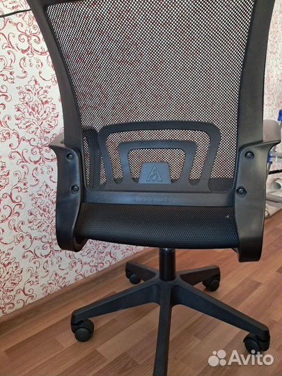 Компьютерное офисное кресло