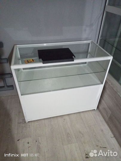 Дверь витрины