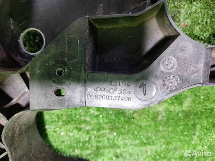 Кронштейн фары правой Renault Scenic 2 (JM) 2008