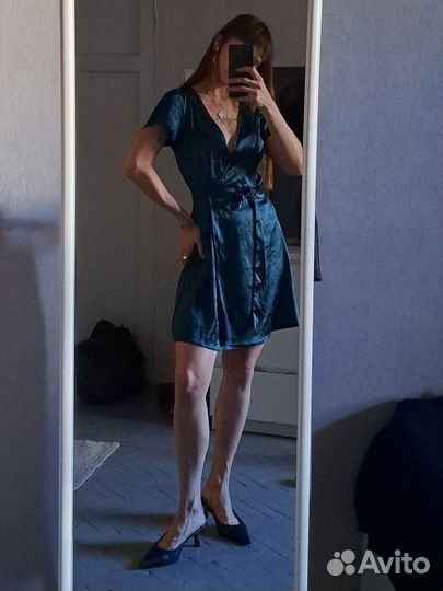 Короткое платье на запах