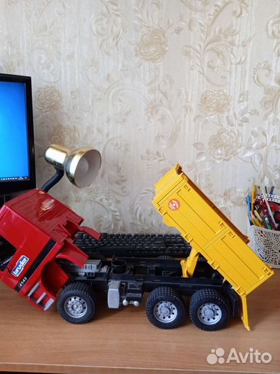 Игрушка грузовик