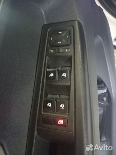 Зеркала на весту