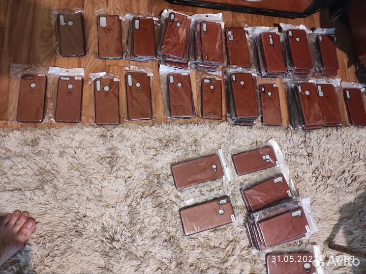 Чехлы на телефон