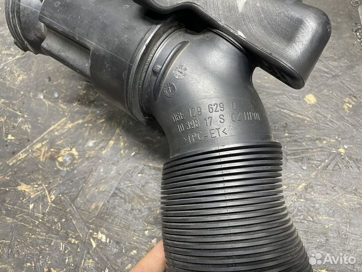 Патрубок воздушного фильтра Audi S5