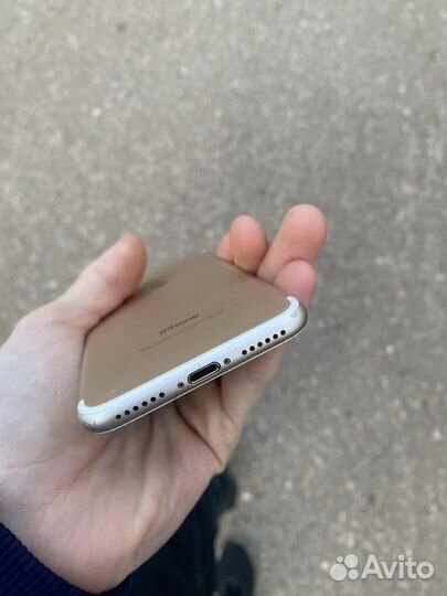 iPhone 7, 32 ГБ