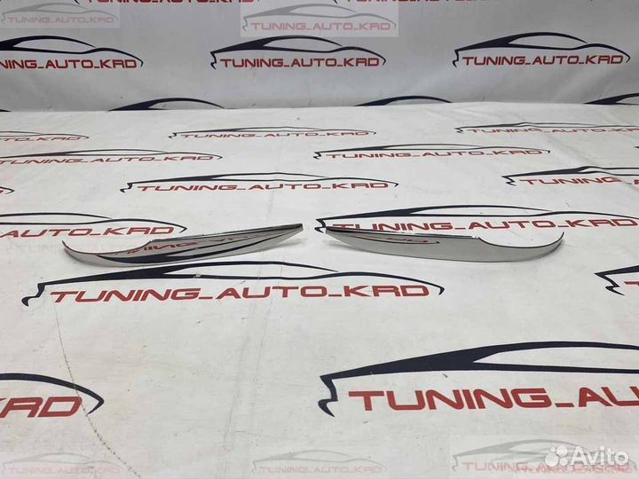 Накладки на зеркала Toyota Hilander D1300