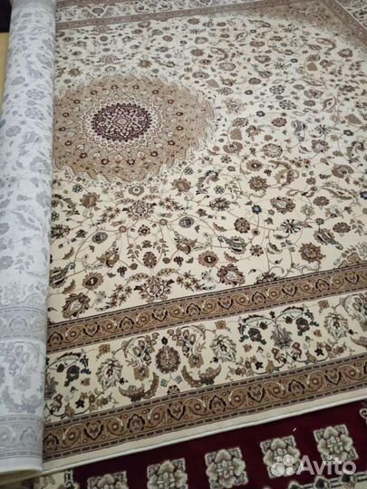 Ковер шерстяной новый