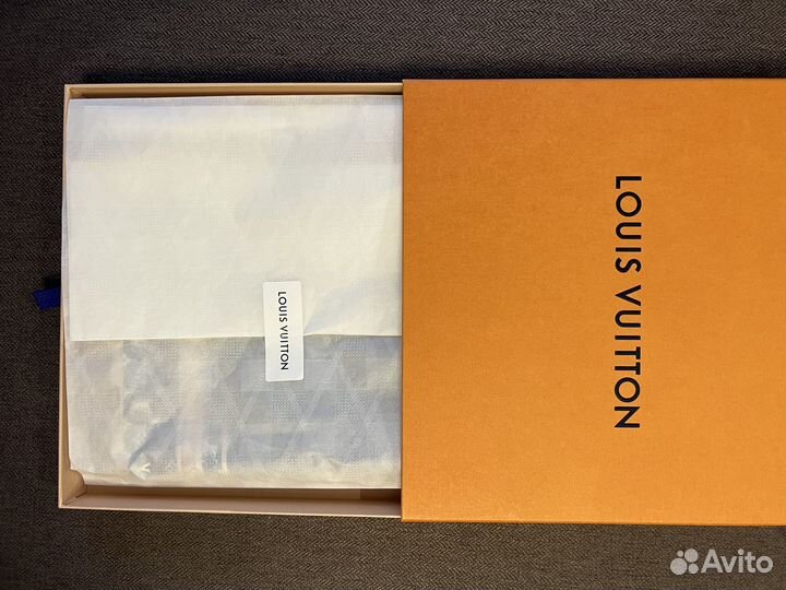 Продам оригинальный платок Louis Vuitton