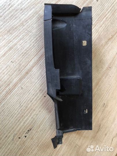 Дефлектор радиатора правый Mercedes-Benz Gla-Class