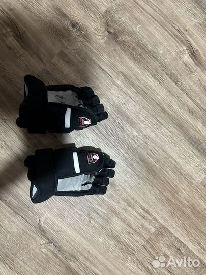 Краги хоккейные