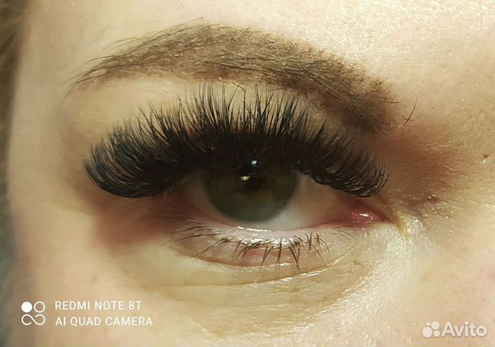 Наращивание ресниц, оформление бровей