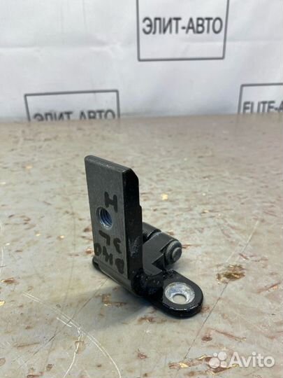 Петля двери задняя левая Bmw 5 G30 2.0 2021